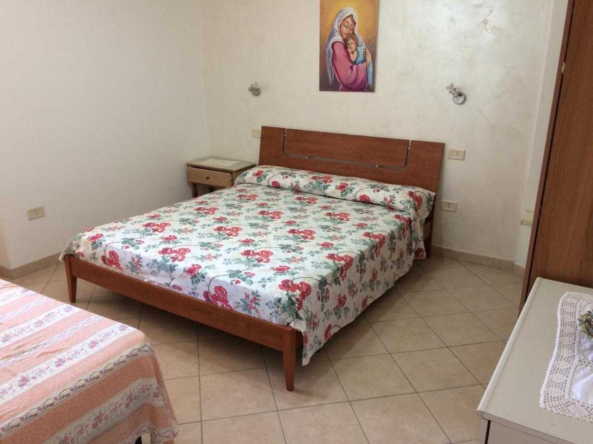קסטלבאטה Casa Vacanze La Tuia מראה חיצוני תמונה