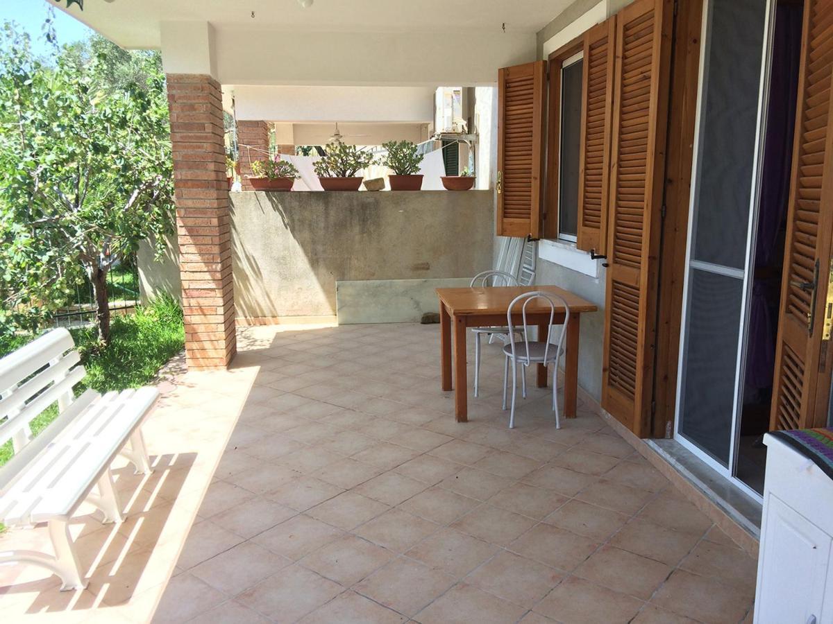 קסטלבאטה Casa Vacanze La Tuia מראה חיצוני תמונה