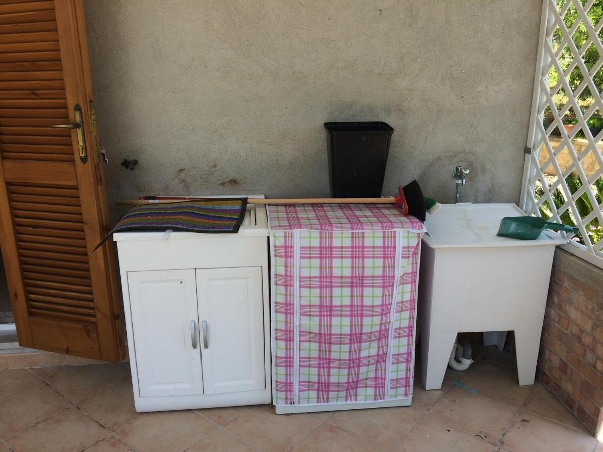 קסטלבאטה Casa Vacanze La Tuia מראה חיצוני תמונה